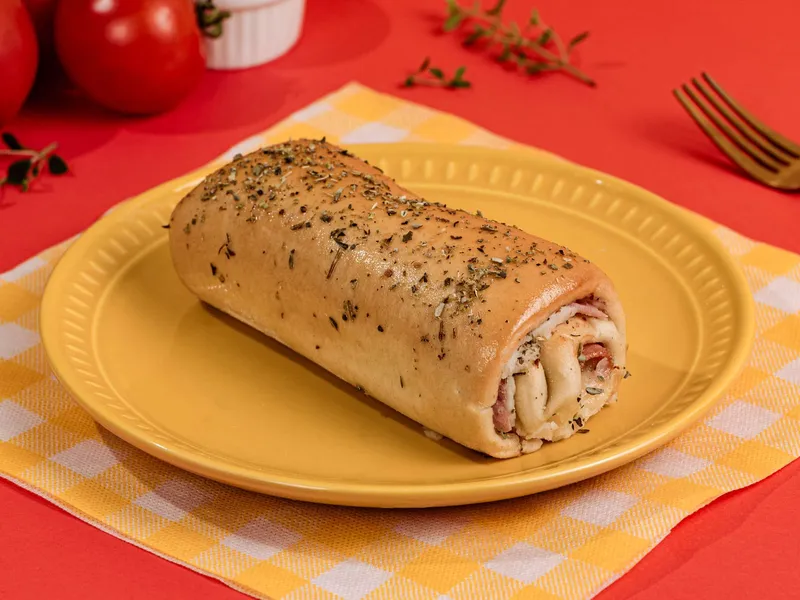Enrolado de Presunto, Queijo e Requeijão da Sauté Salgados