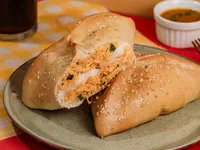 Esfiha de Frango com Requeijão — detalhe