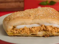 Torta de Frango com Requeijão — detalhe