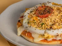 Pizza de Frango com Requeijão — detalhe